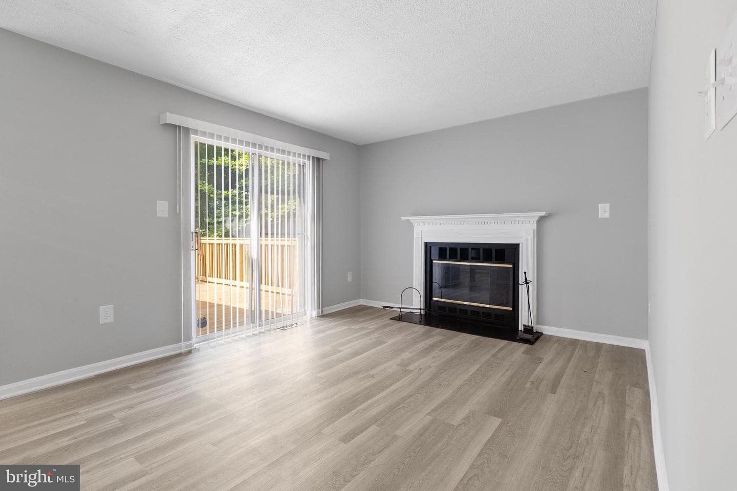 1203 Kingsbury Dr photo 12