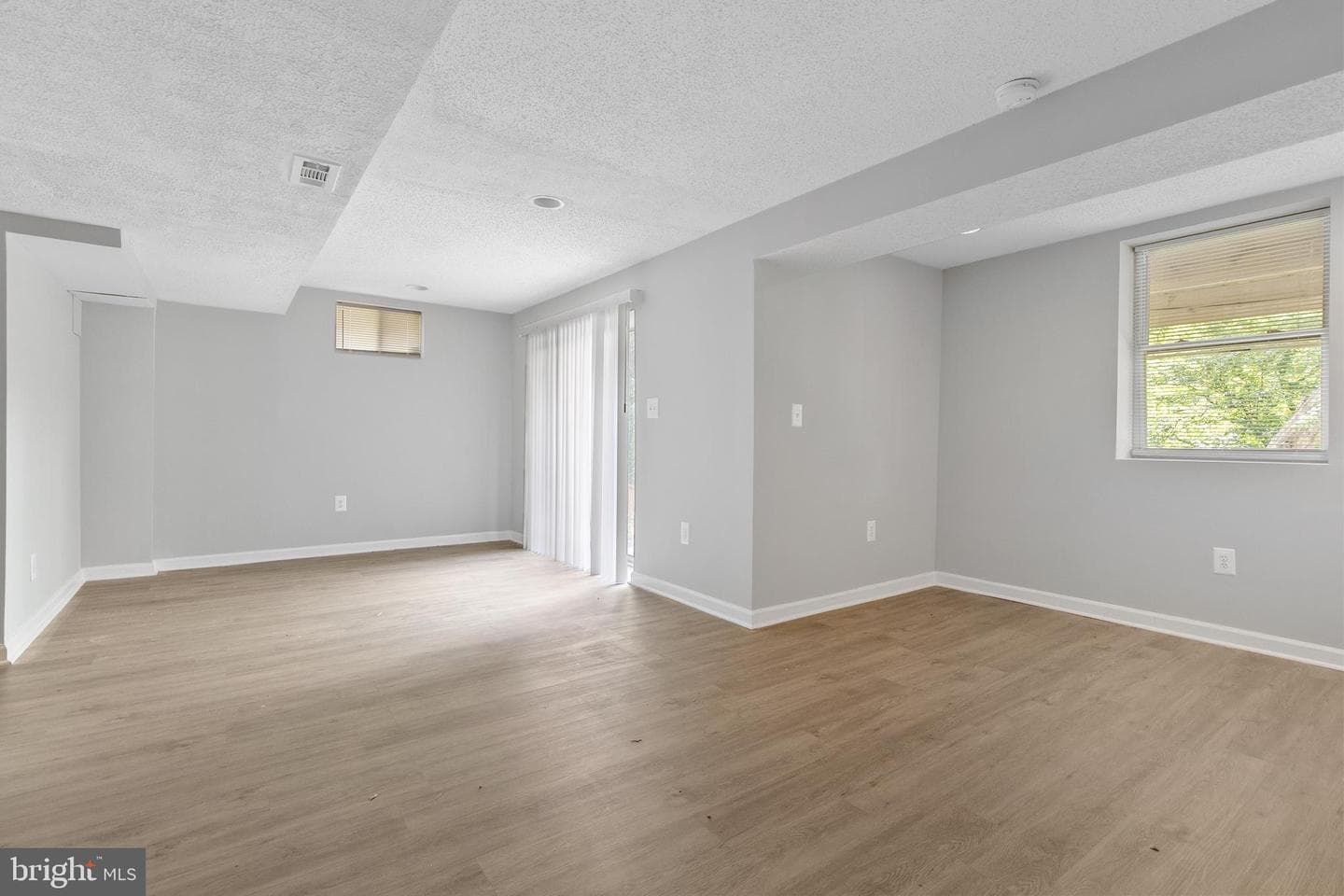 1203 Kingsbury Dr photo 17