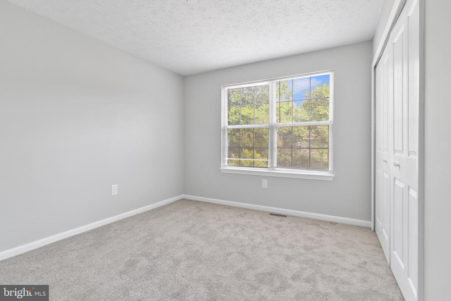 1203 Kingsbury Dr photo 19