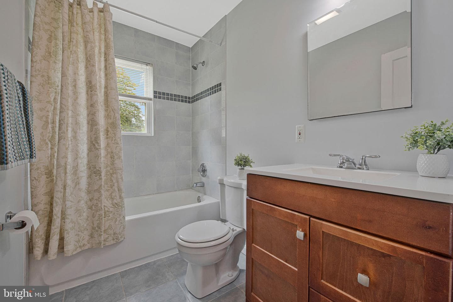 5007 Somerset Road photo 20