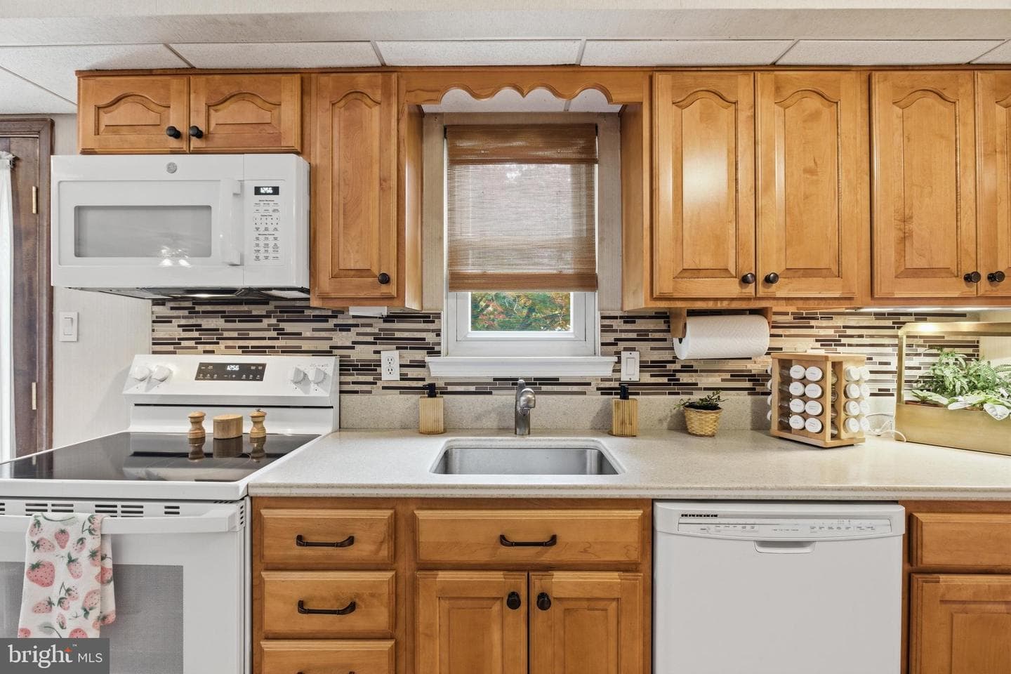 10901 Atwell Avenue photo 36