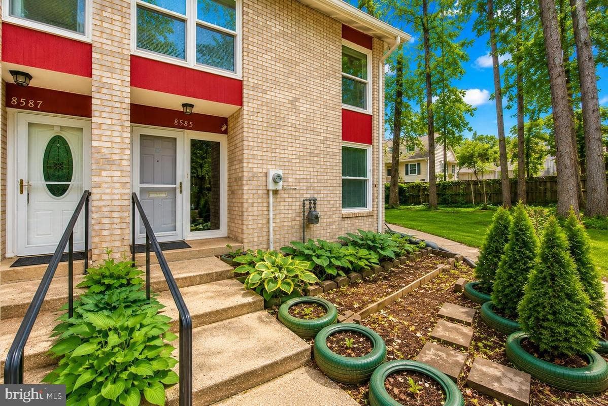 8585 Seasons Way # 7B, Lanham