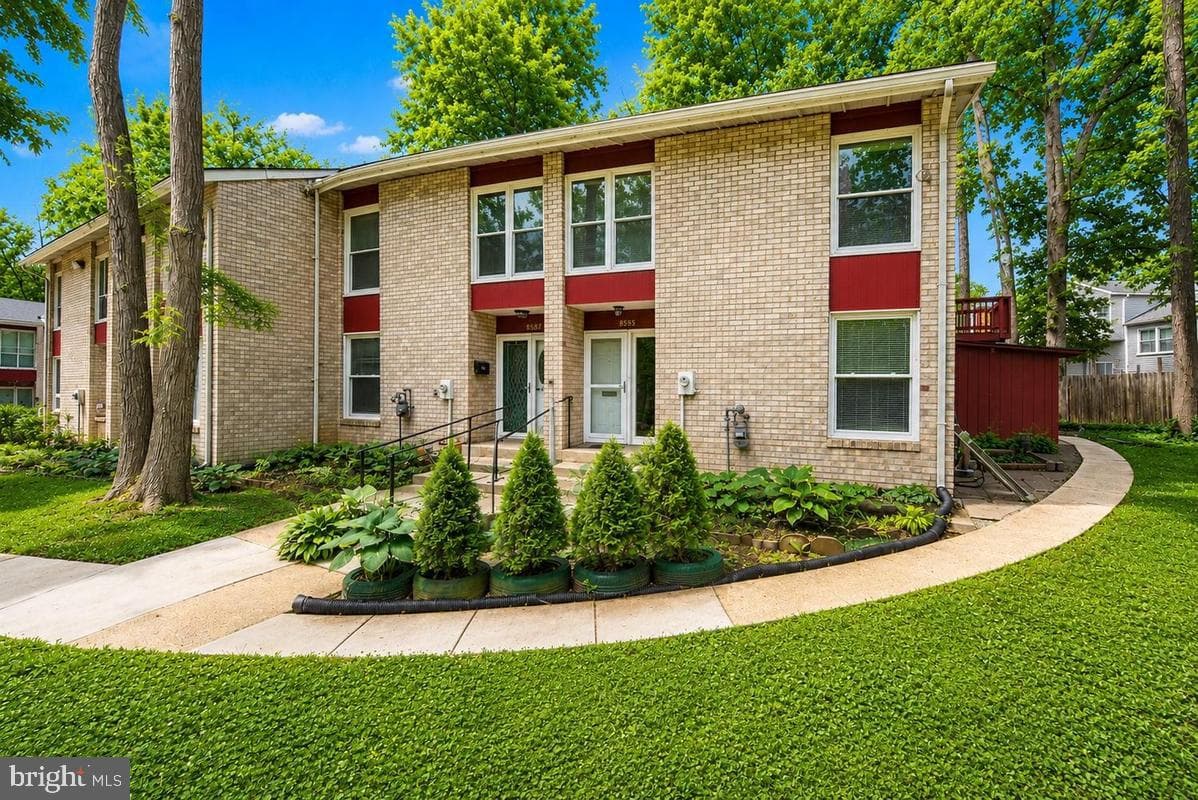8585 Seasons Way # 7B, Lanham