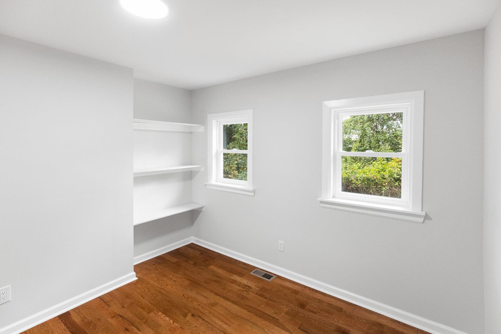 1528 Hunt Avenue photo 12