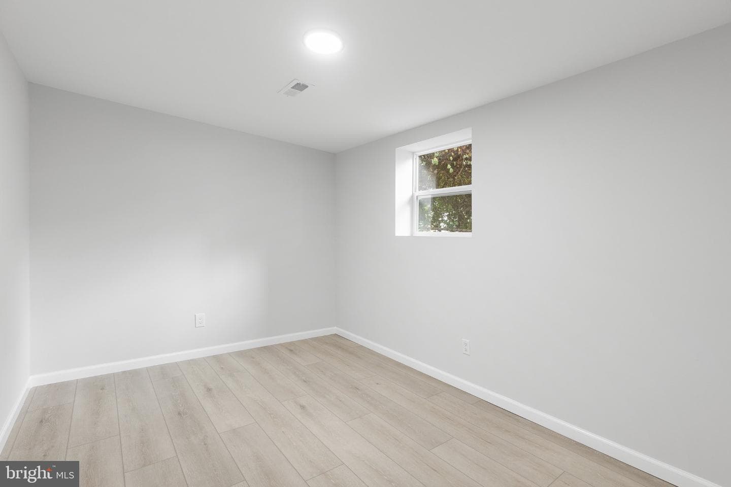 1528 Hunt Avenue photo 22