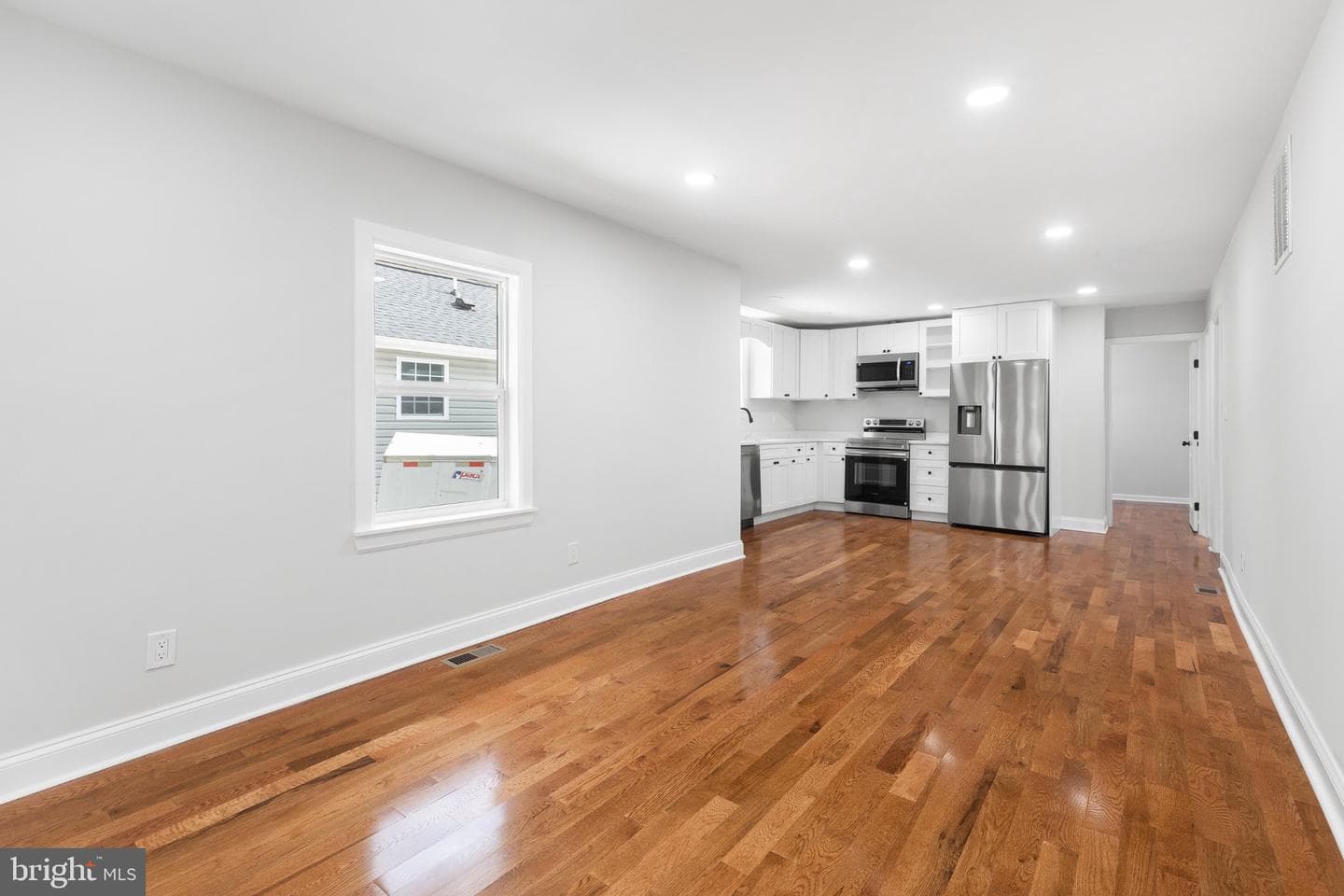 1528 Hunt Avenue photo 8