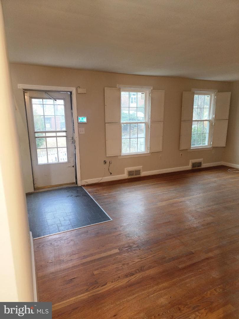 5801 Walnut Street photo 10