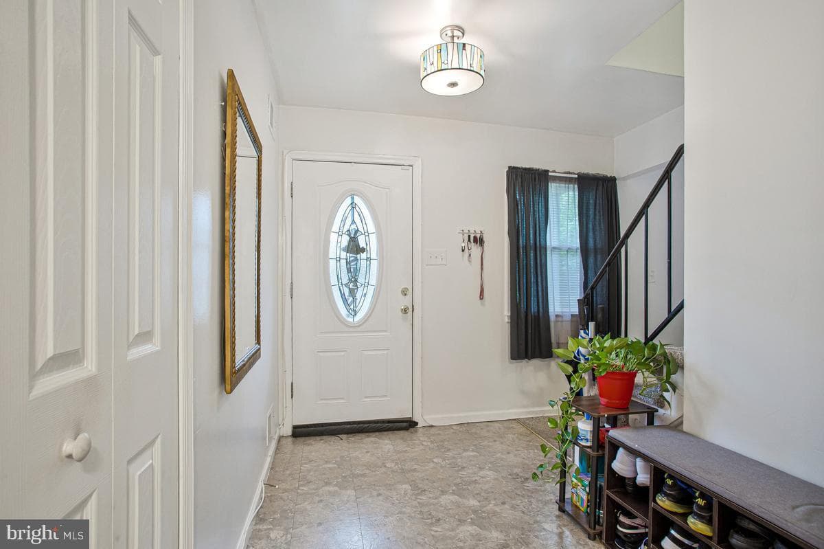 8613 Binghampton Place photo 4