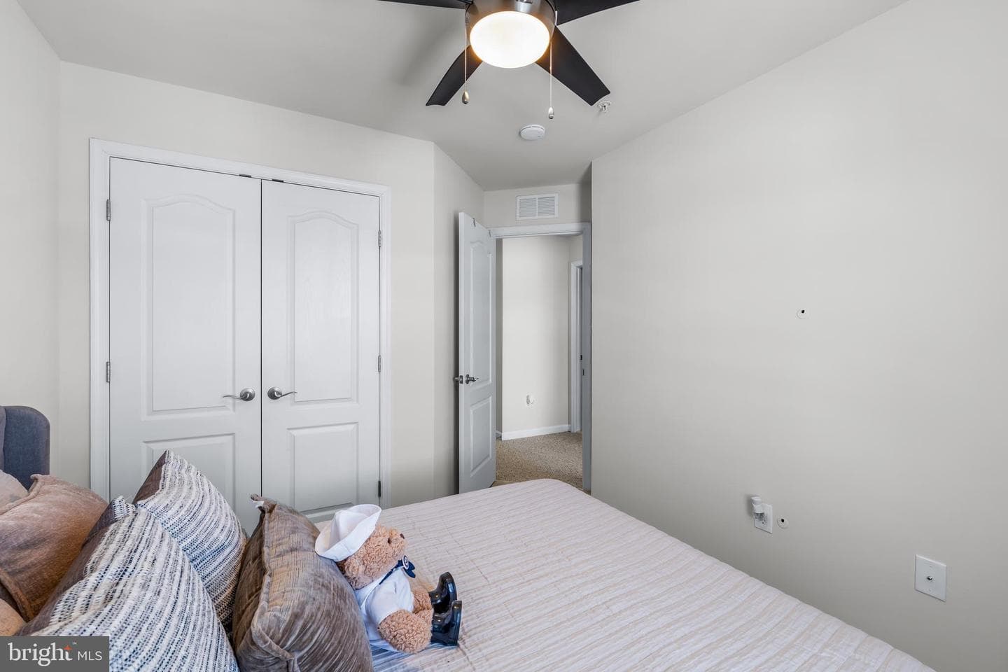 516 Victorianna Drive photo 21
