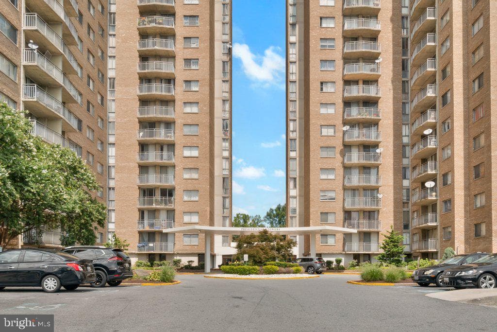 1836 Metzerott Road #905, Hyattsville
