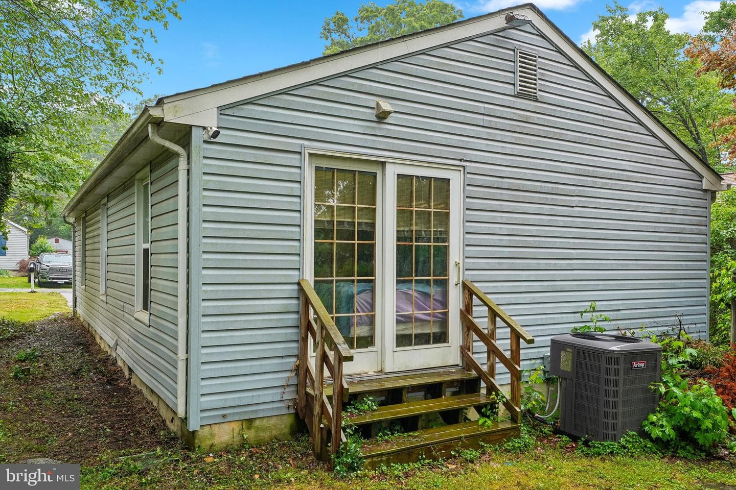 8615 Myrtle Avenue photo 28