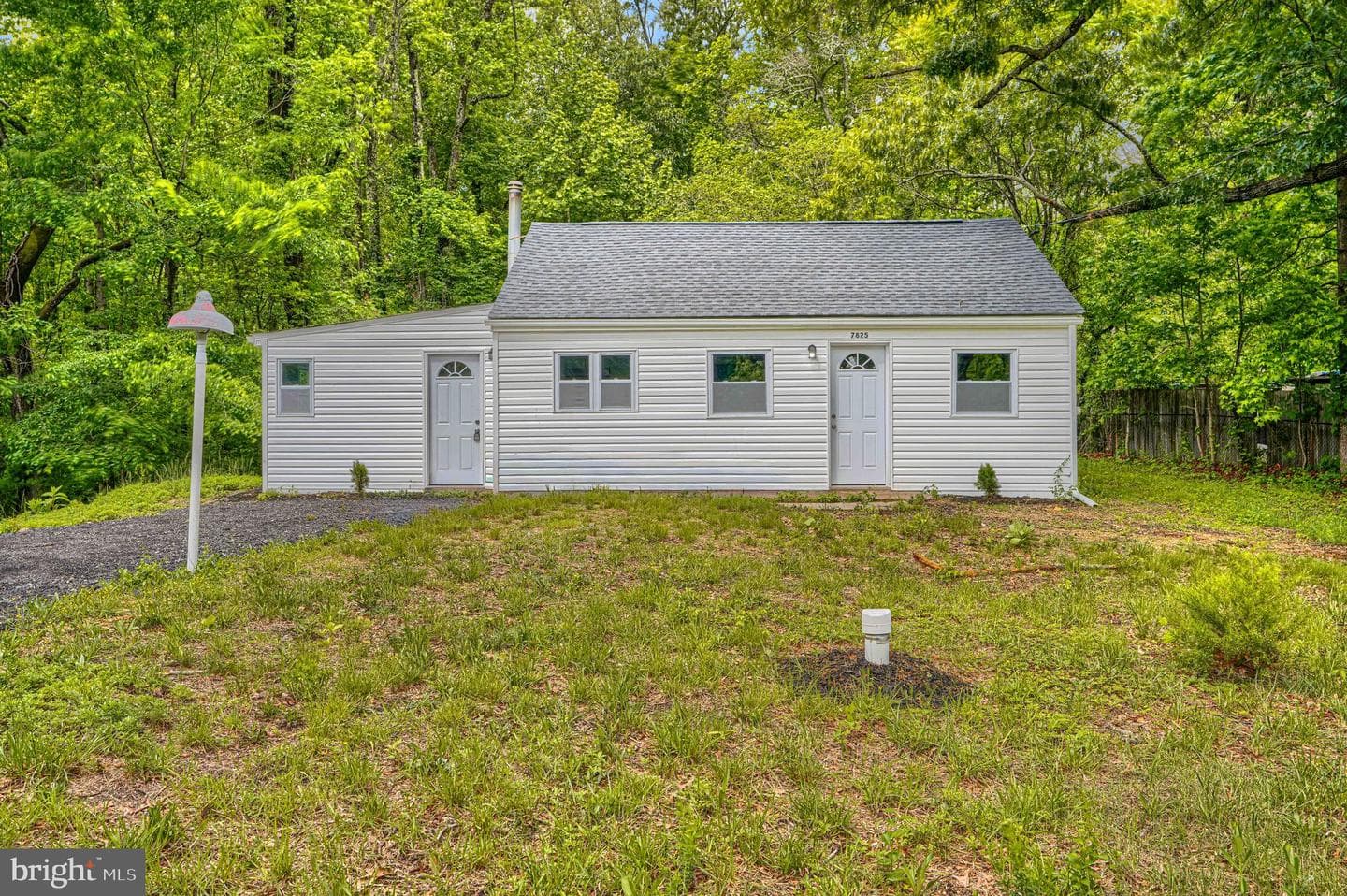 7825 Surratts Road, Clinton