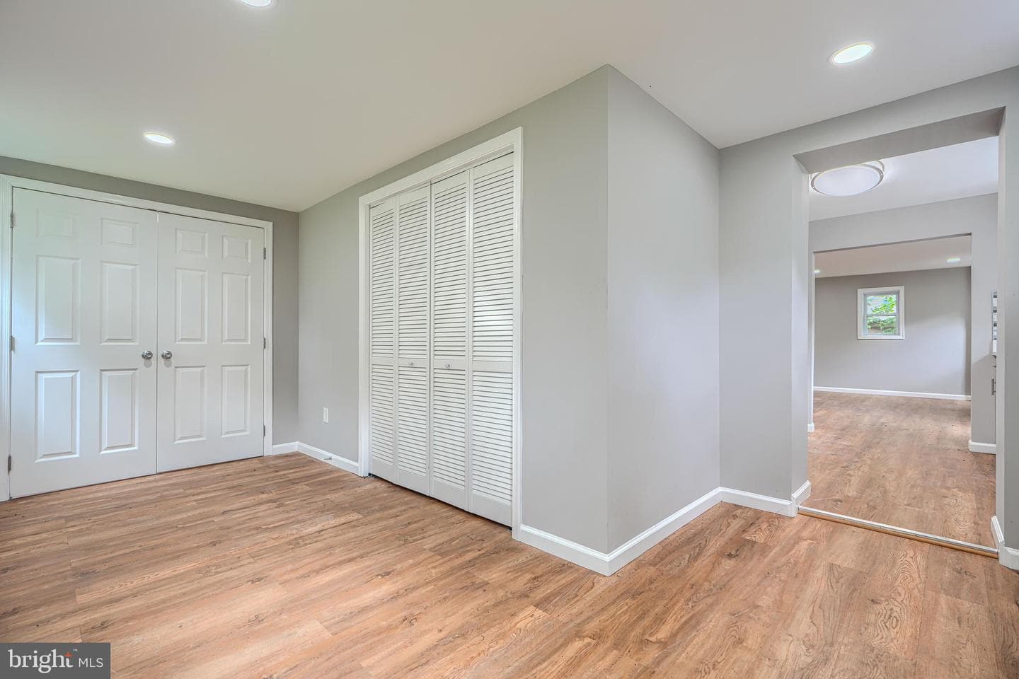 7825 Surratts Road photo 13