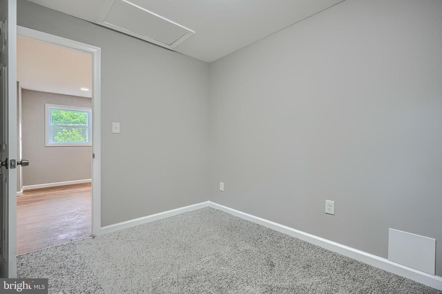 7825 Surratts Road photo 18