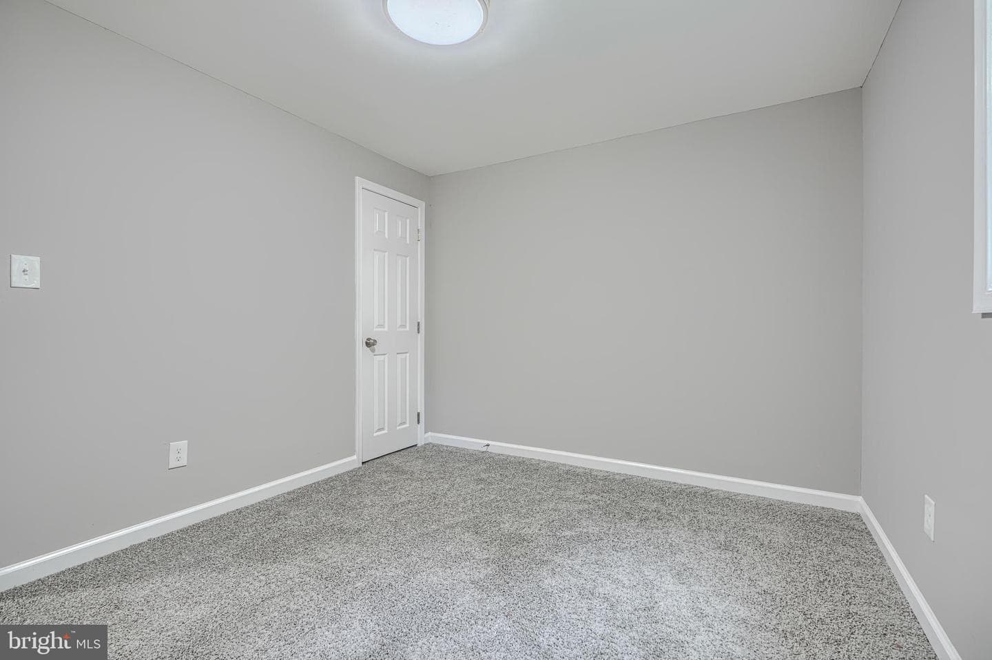 7825 Surratts Road photo 21