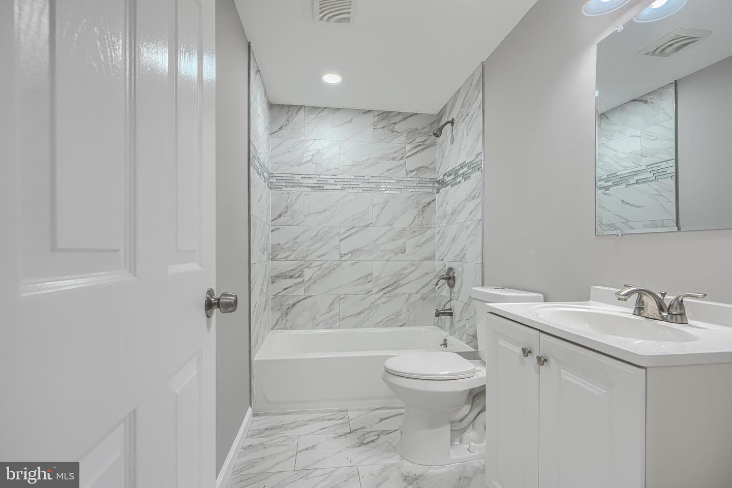 7825 Surratts Road photo 23
