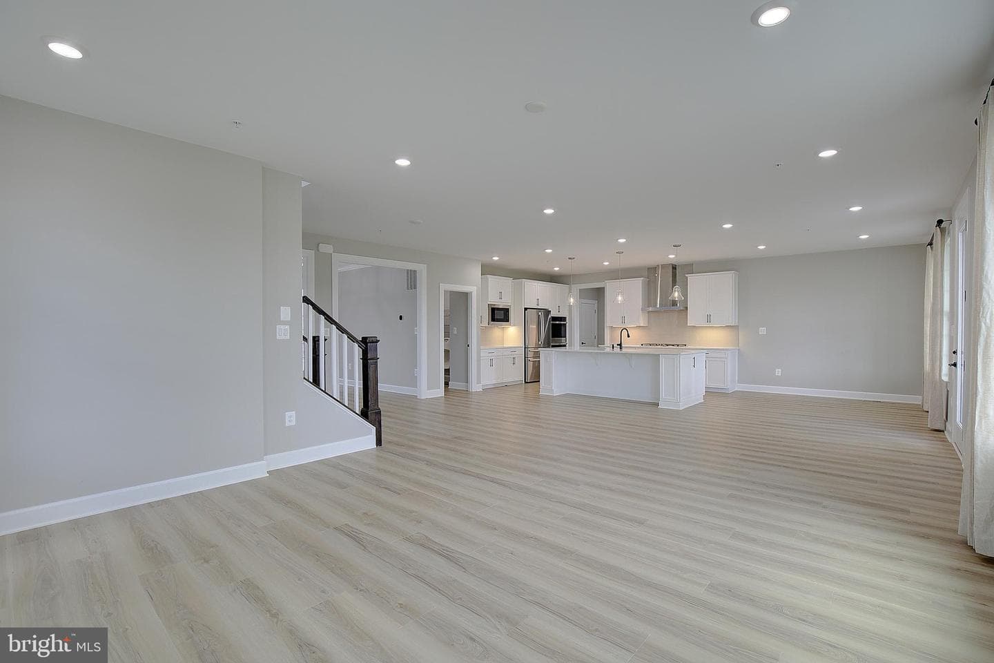 908 Midbrook Ln photo 21