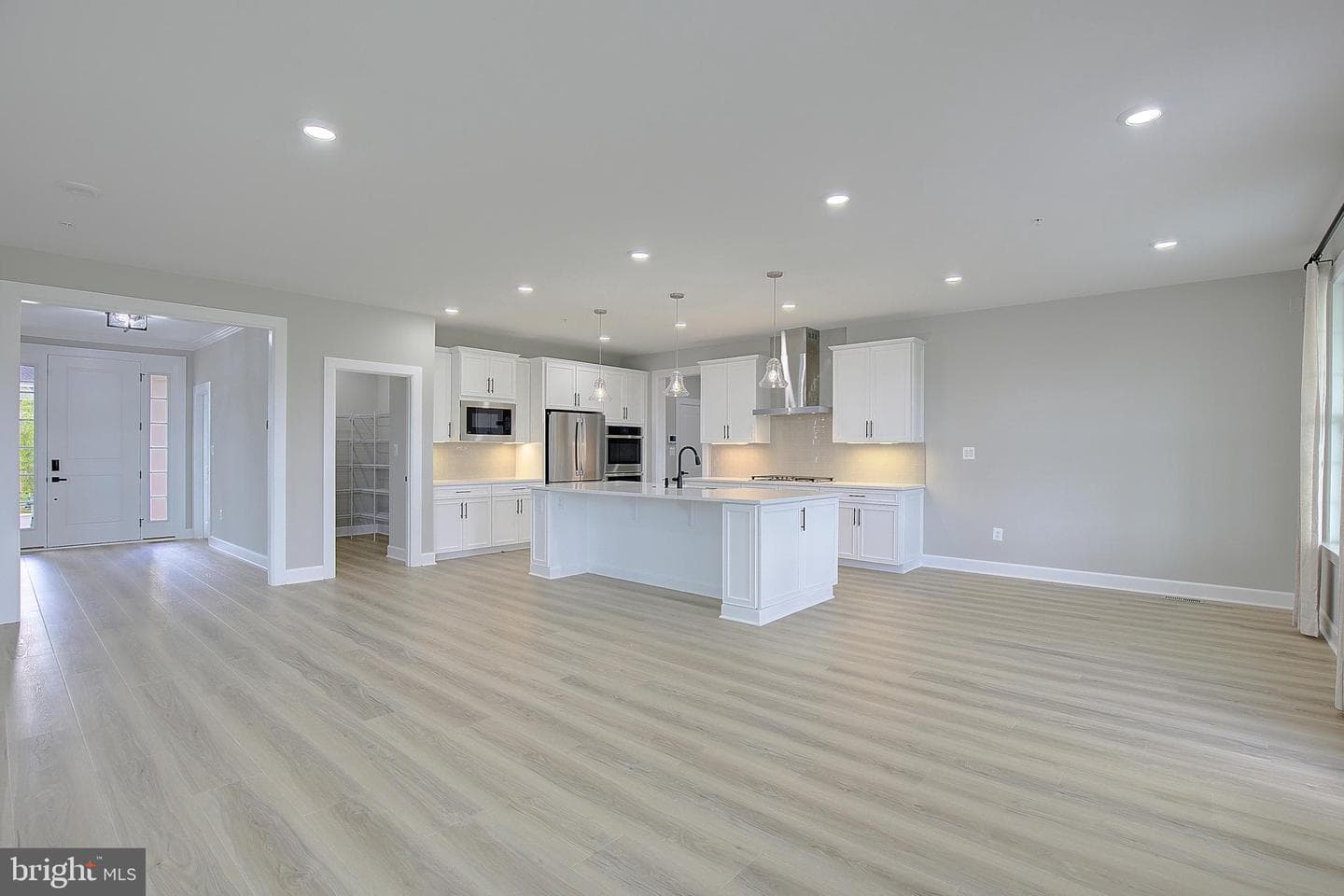 908 Midbrook Ln photo 23