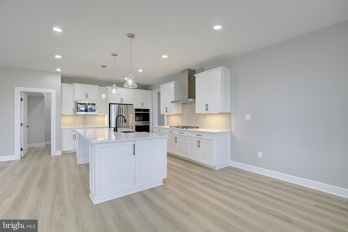 908 Midbrook Ln photo 29