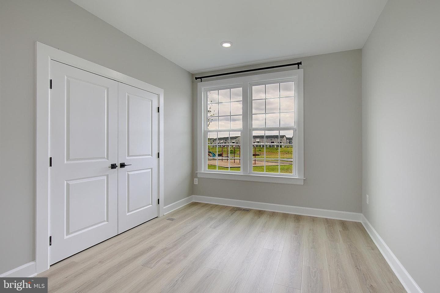 908 Midbrook Ln photo 39