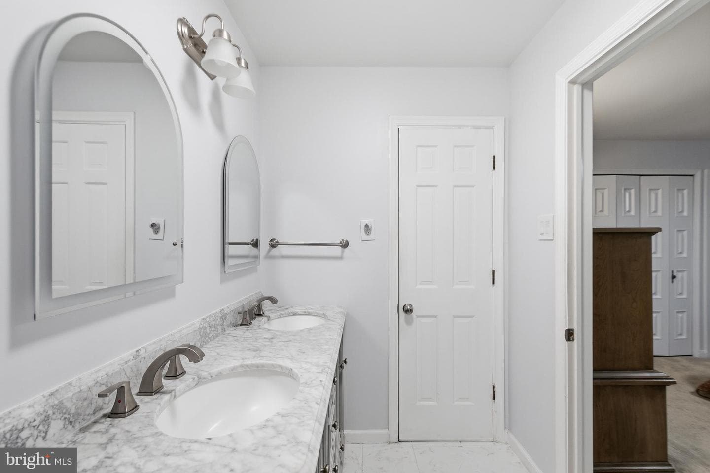 14105 Manchester Road photo 31