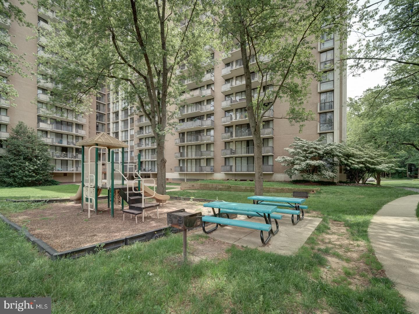 6100 Westchester Park Drive #1120 photo 27