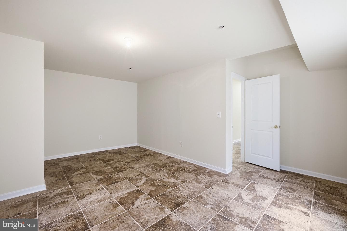 7108 Sudley Avenue photo 37
