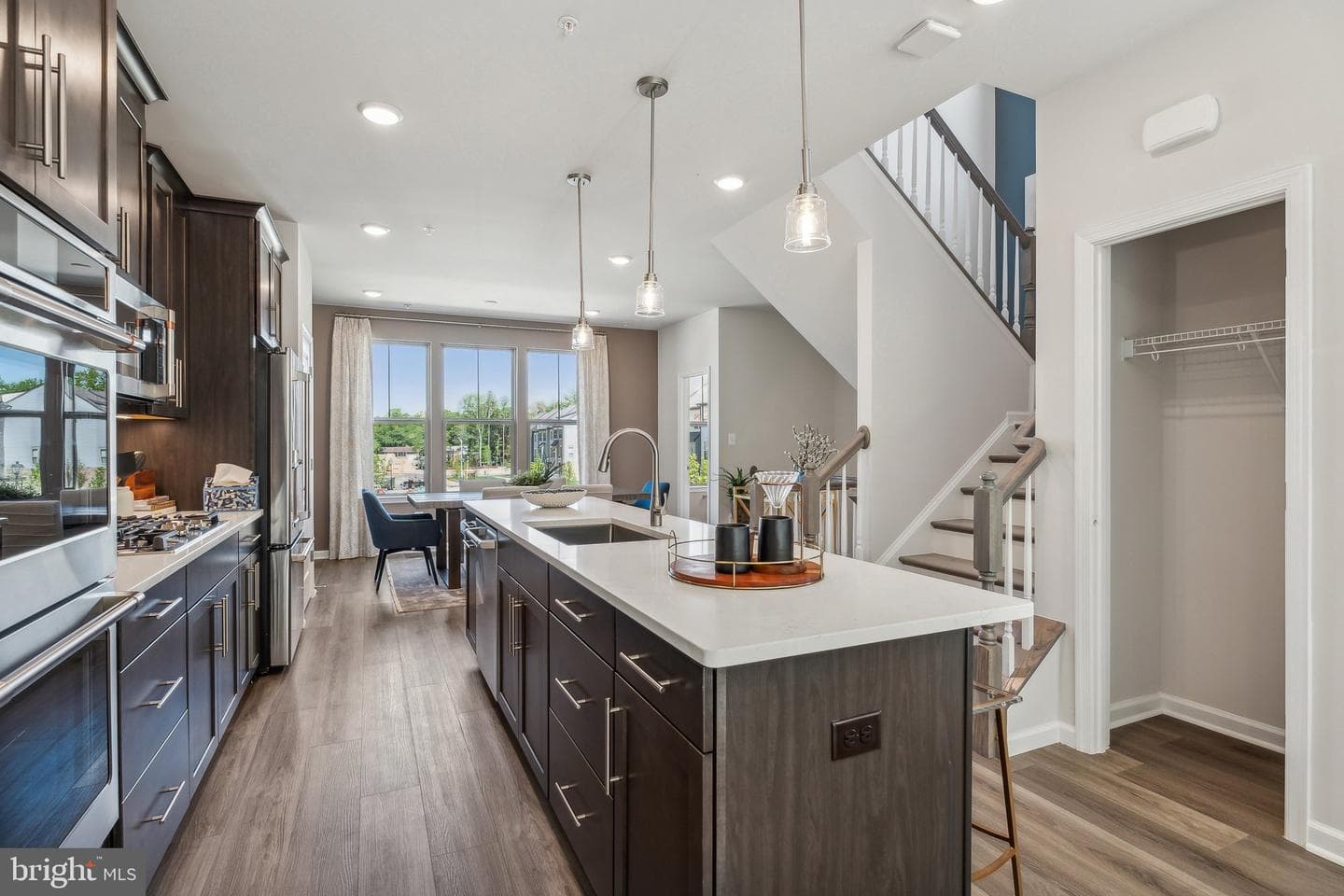7047 Woodlands Green Road photo 10