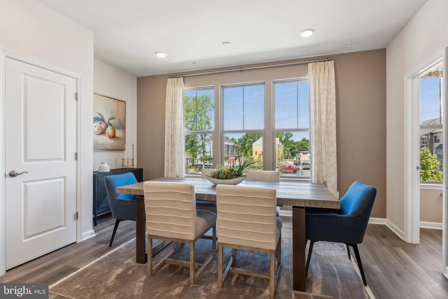 7047 Woodlands Green Road photo 6