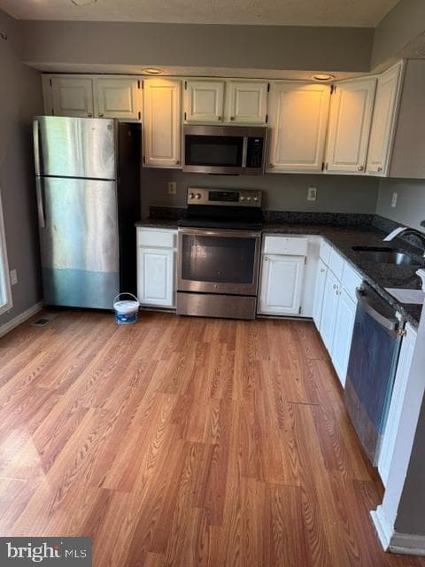 12736 Wedgedale Court photo 3