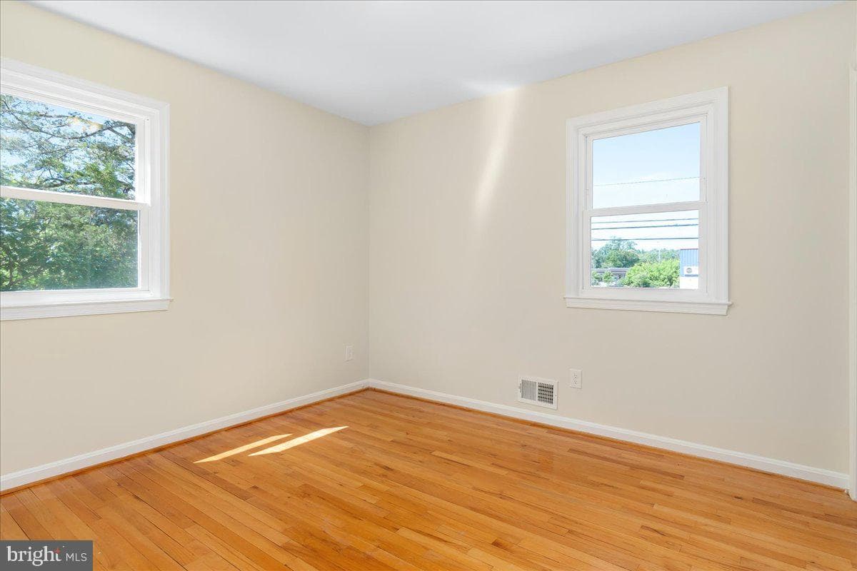 8004 Malcolm Road photo 16