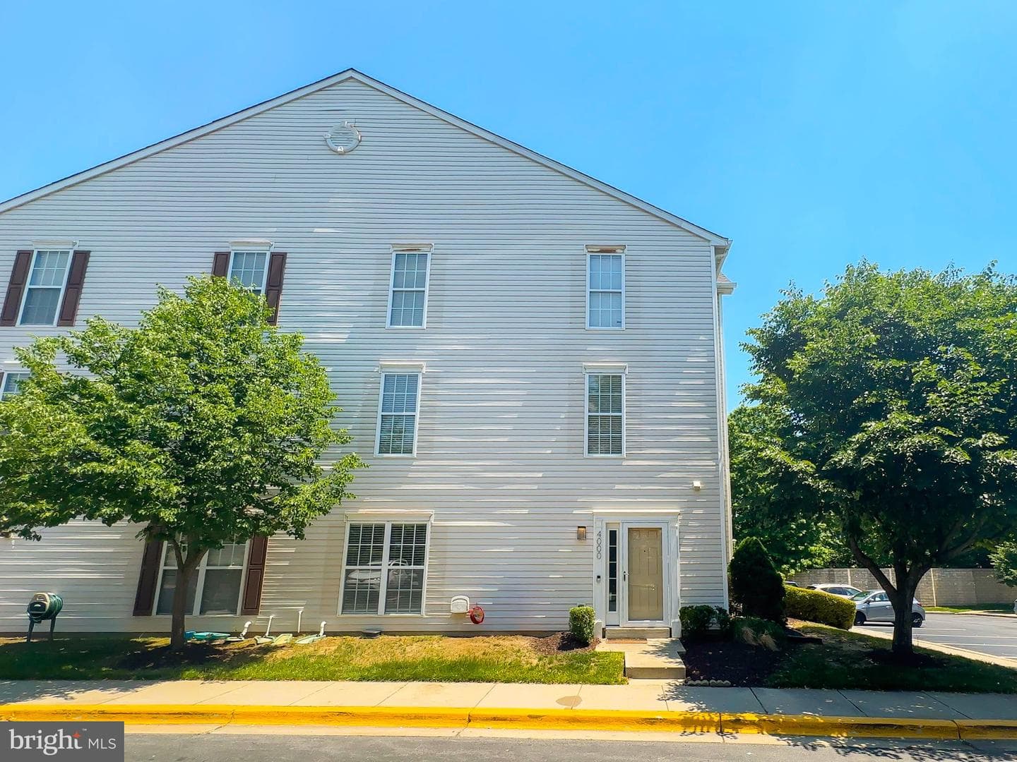 4000 Eastview Court photo 1