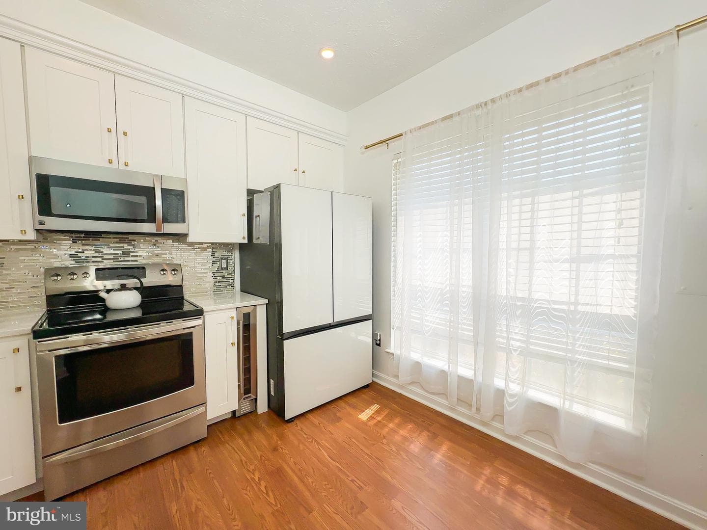 4000 Eastview Court photo 5