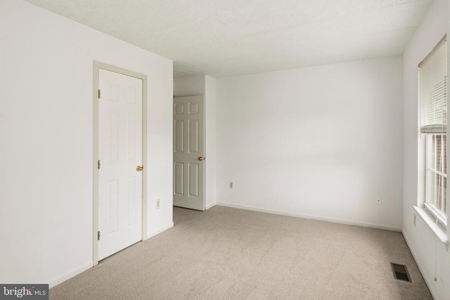 12700 Quarterhorse Drive photo 29