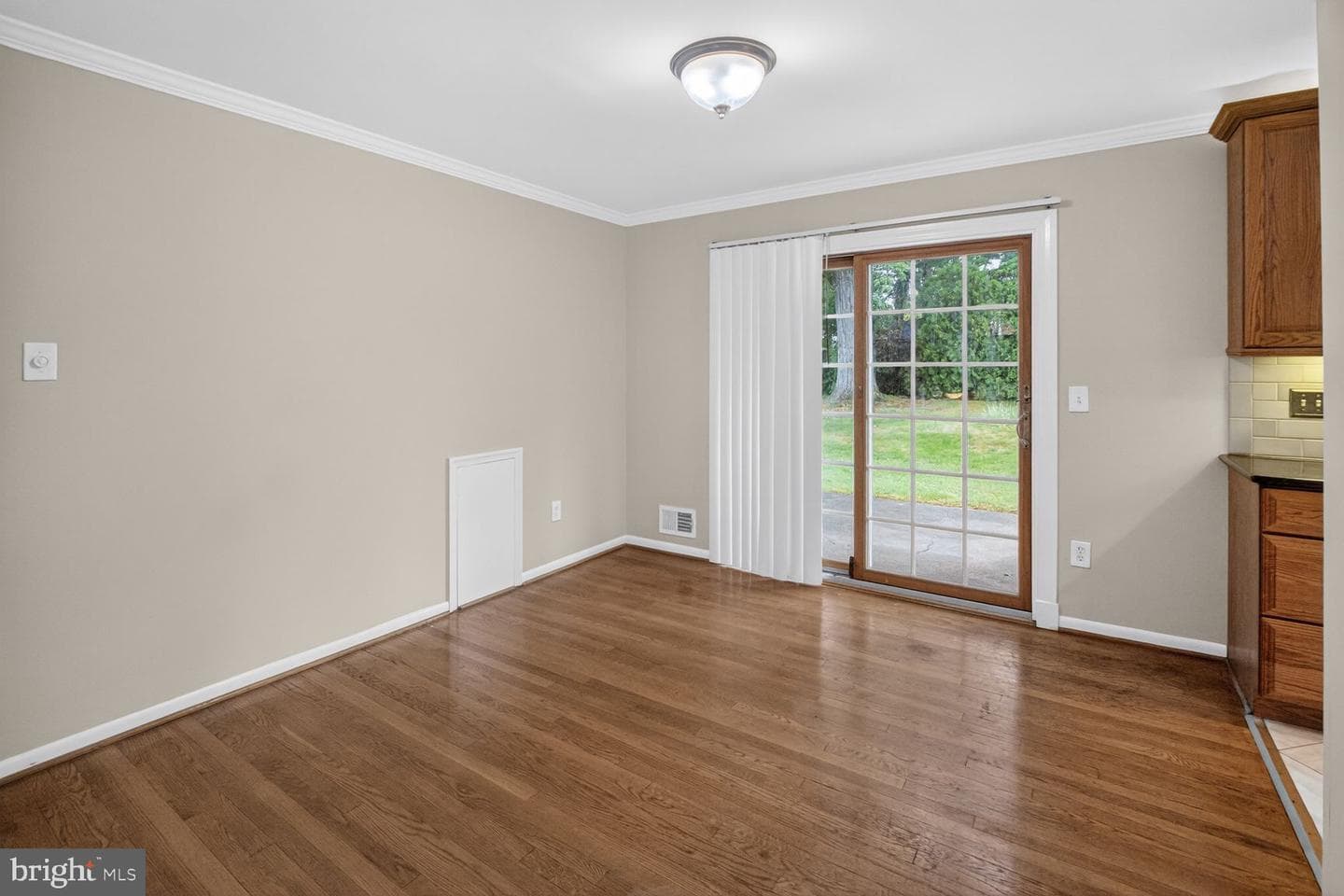 13008 Bellevue Street photo 7