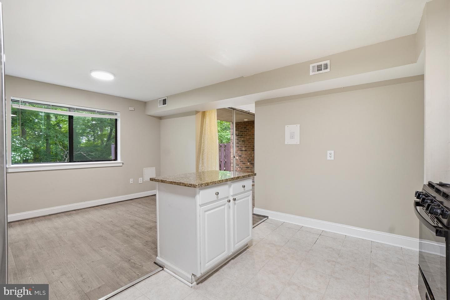 8487 Greenbelt Road photo 13
