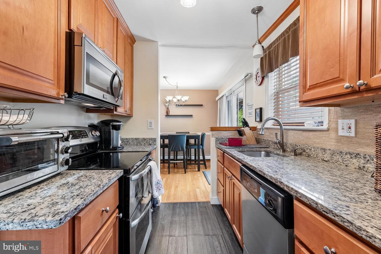 8410 Ravenswood Road photo 36