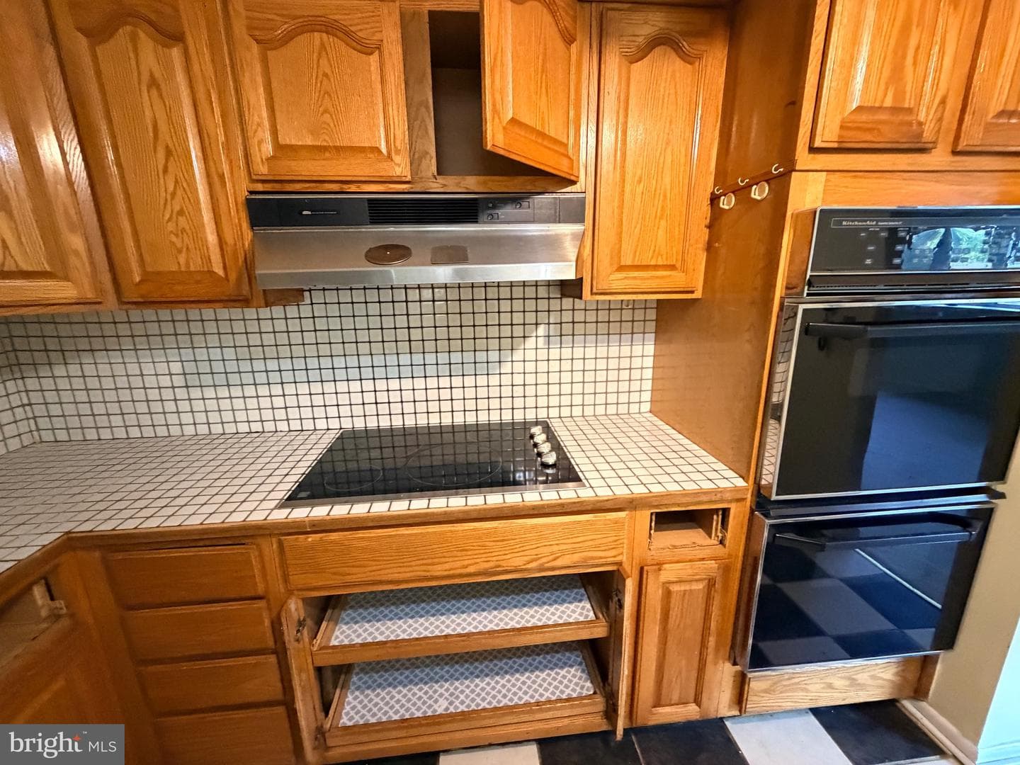 2402 Joseph Drive photo 6