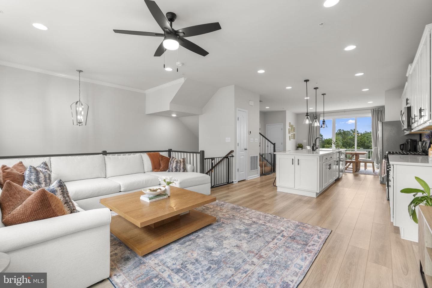 1039 High Point Trl photo 5