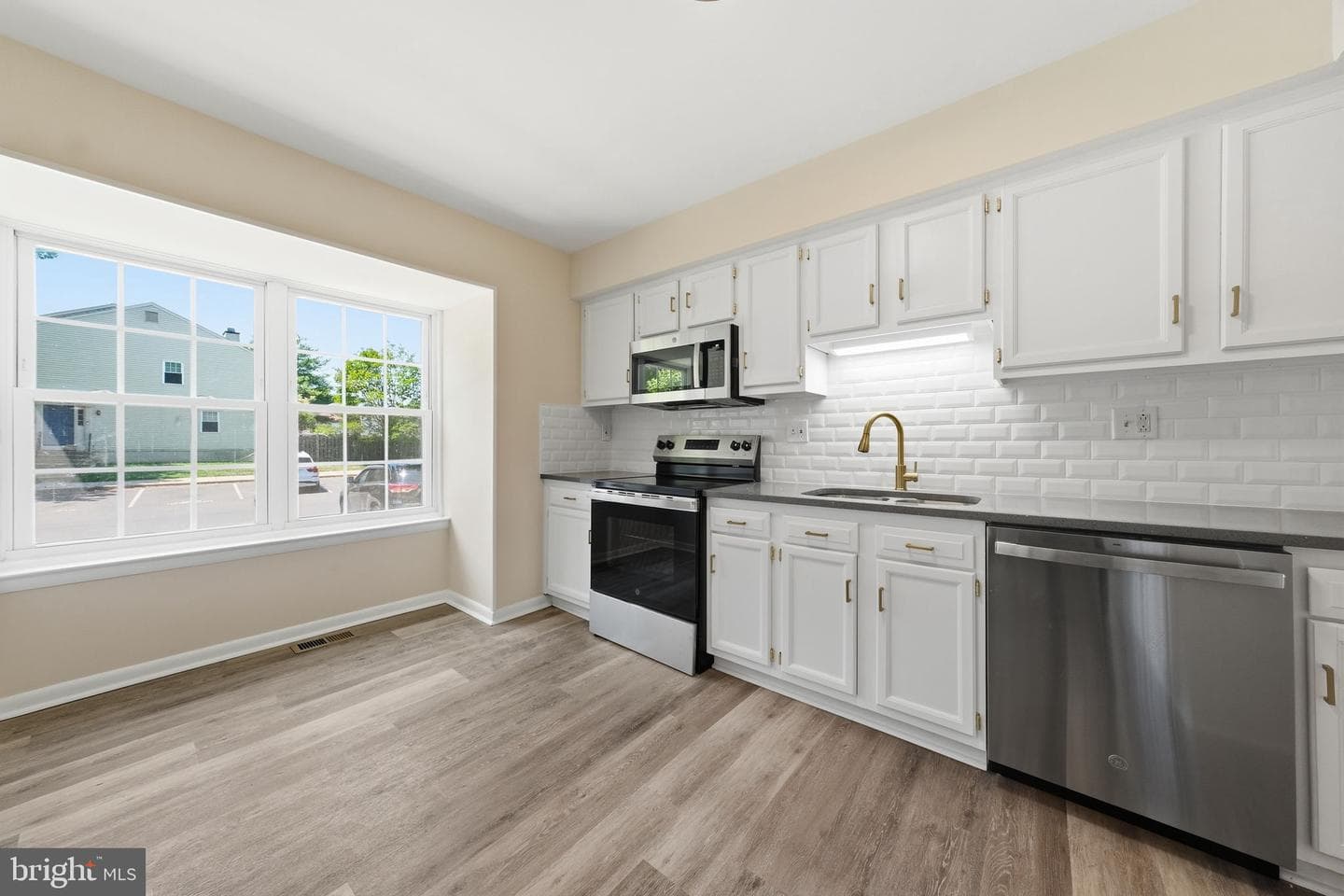 8209 Londonderry Court photo 5