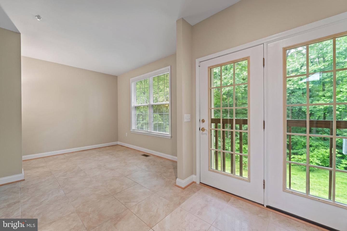334 Radiant Court photo 11