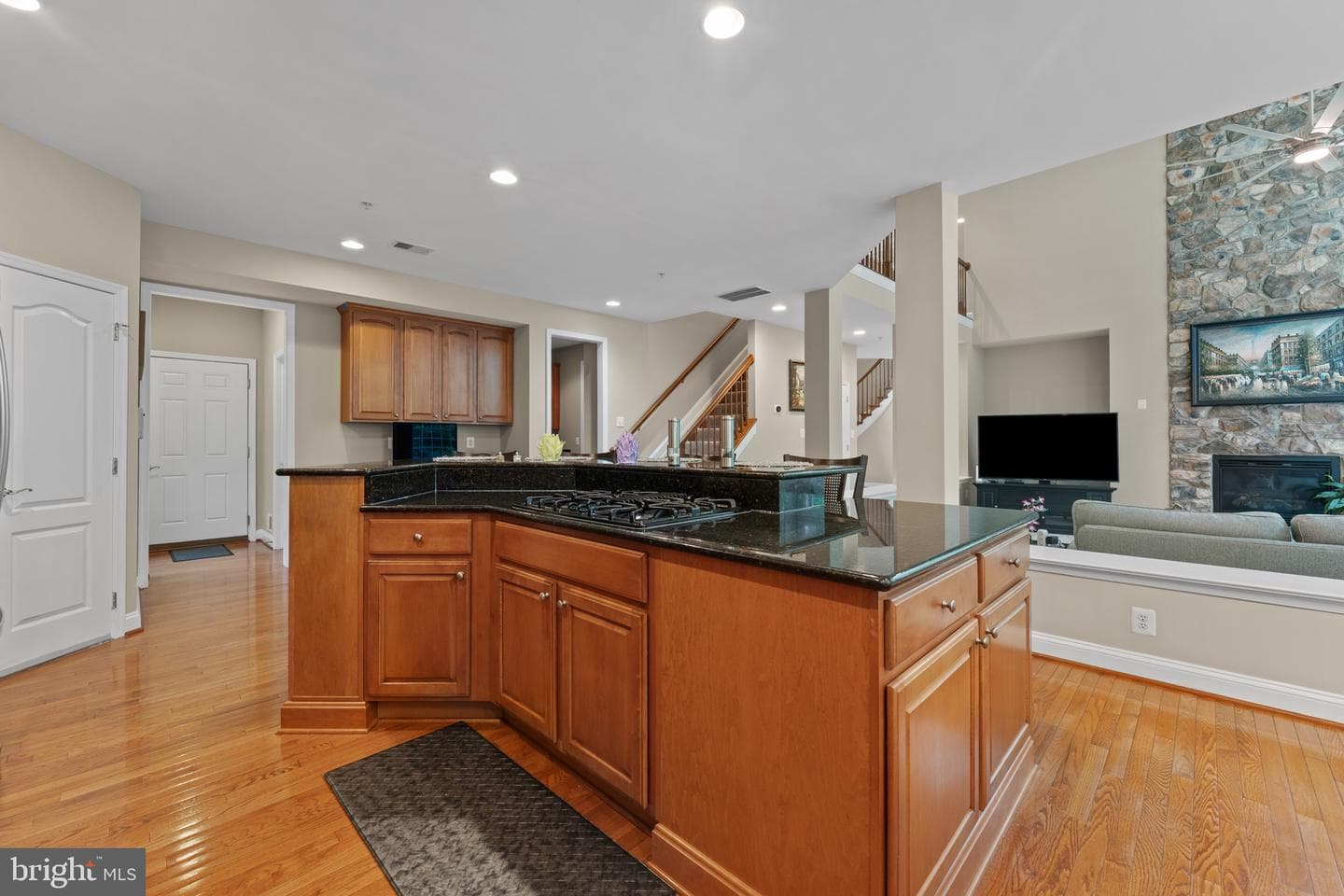 334 Radiant Court photo 27
