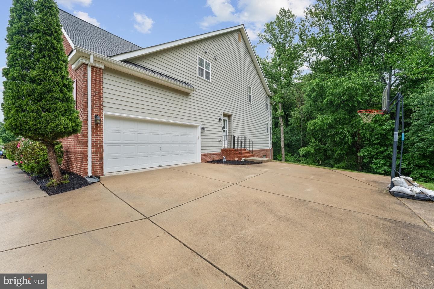 334 Radiant Court photo 56