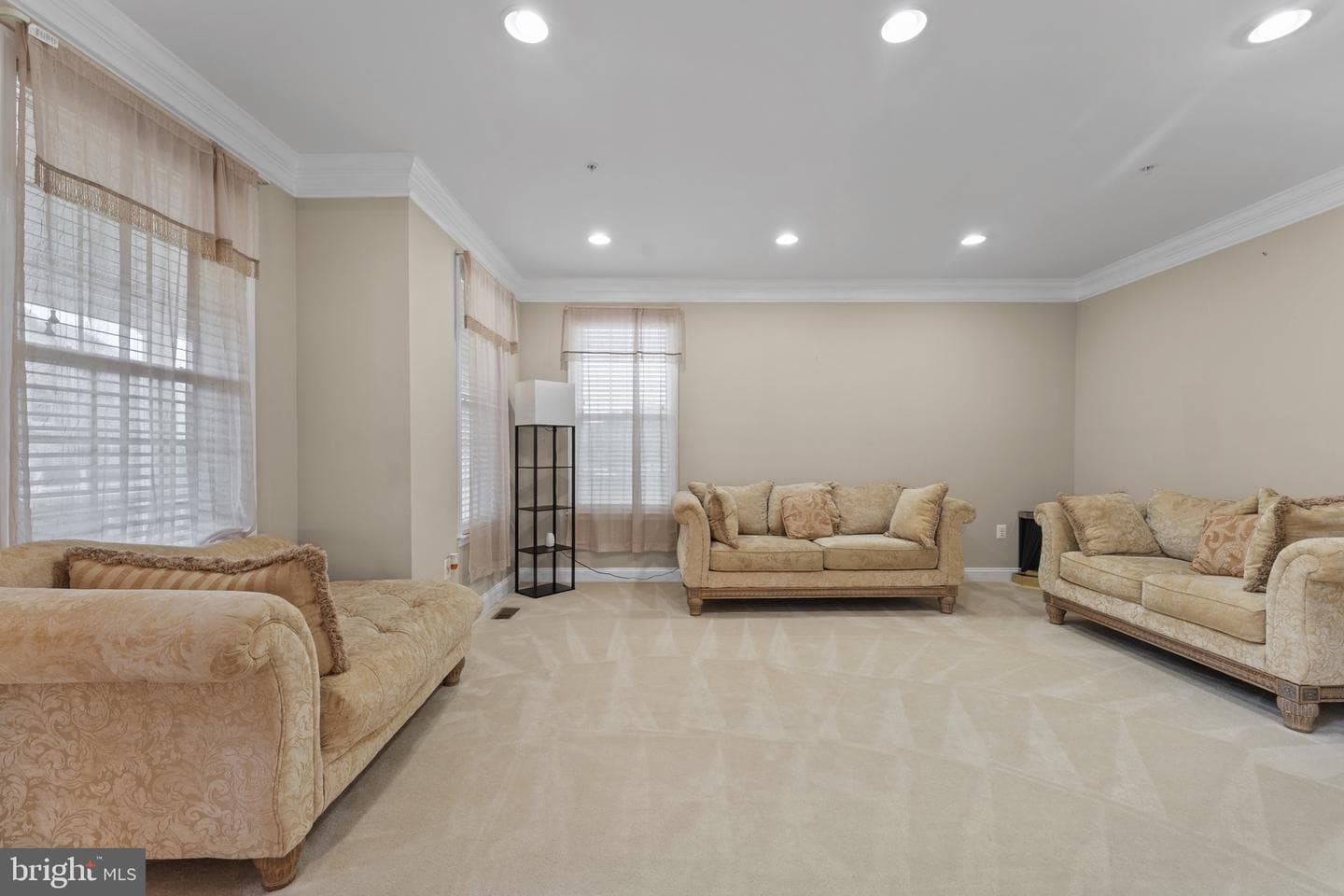334 Radiant Court photo 6