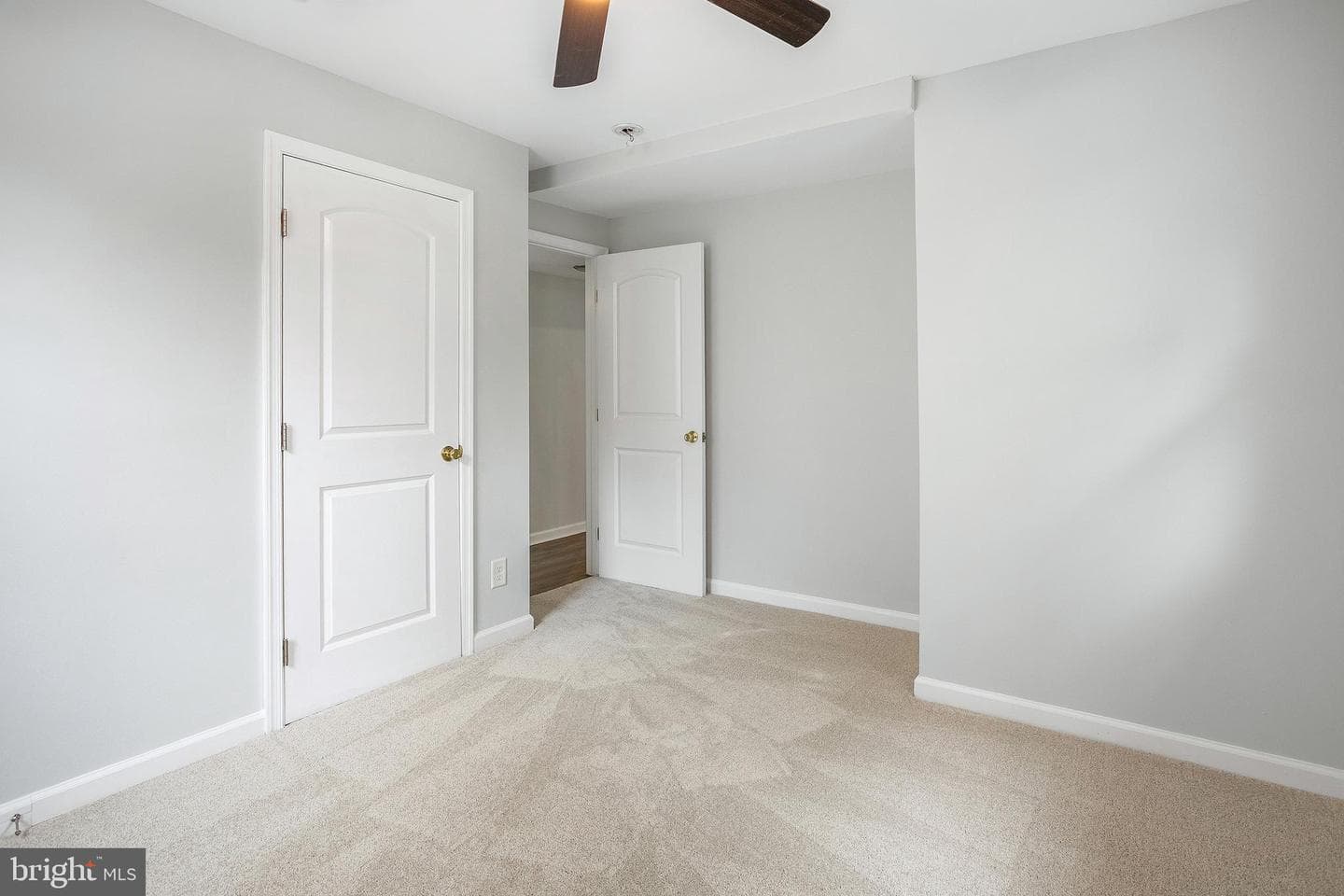 614 Larchmont Avenue photo 27