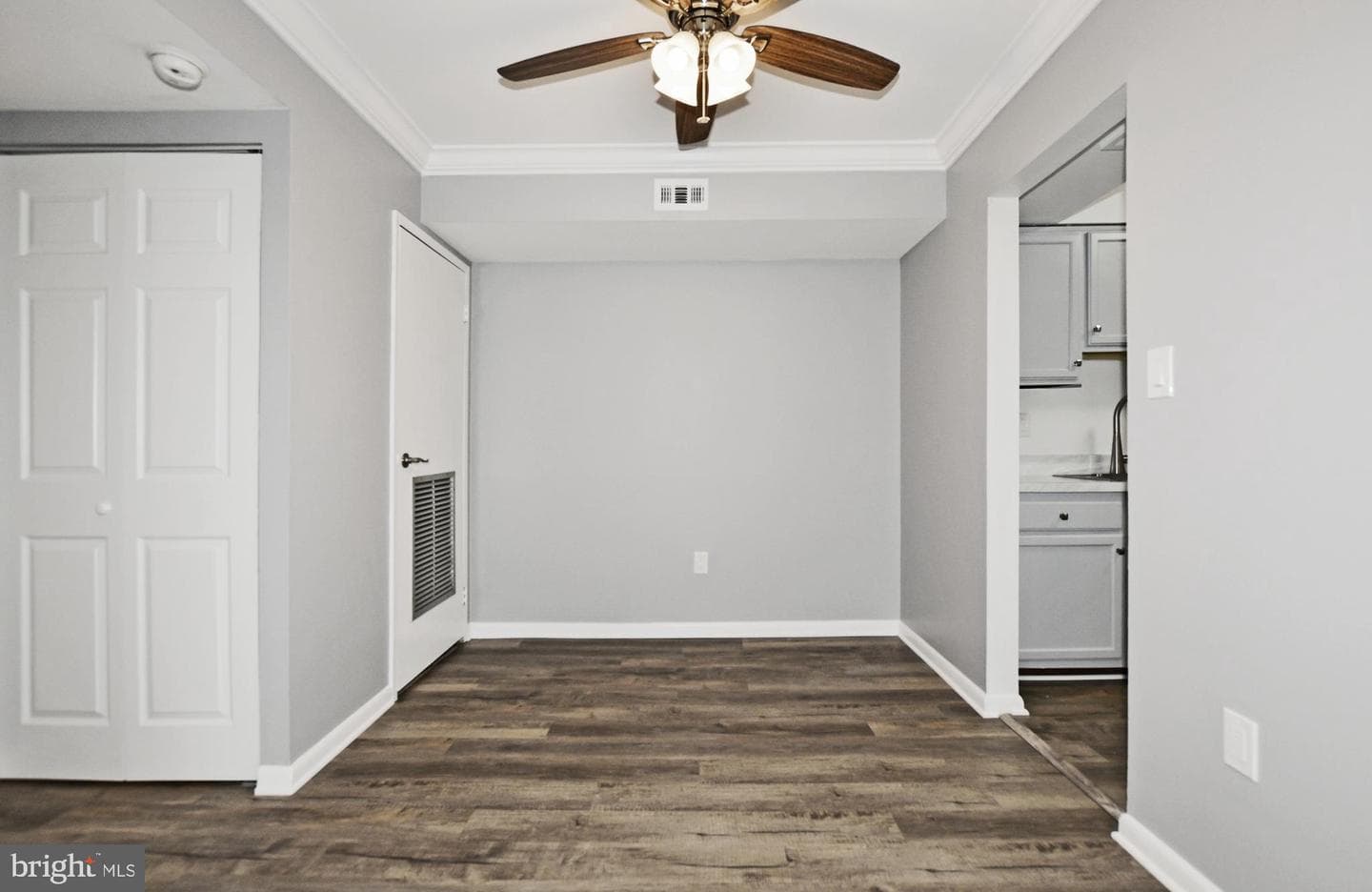 6928 Hanover Parkway #303 photo 11