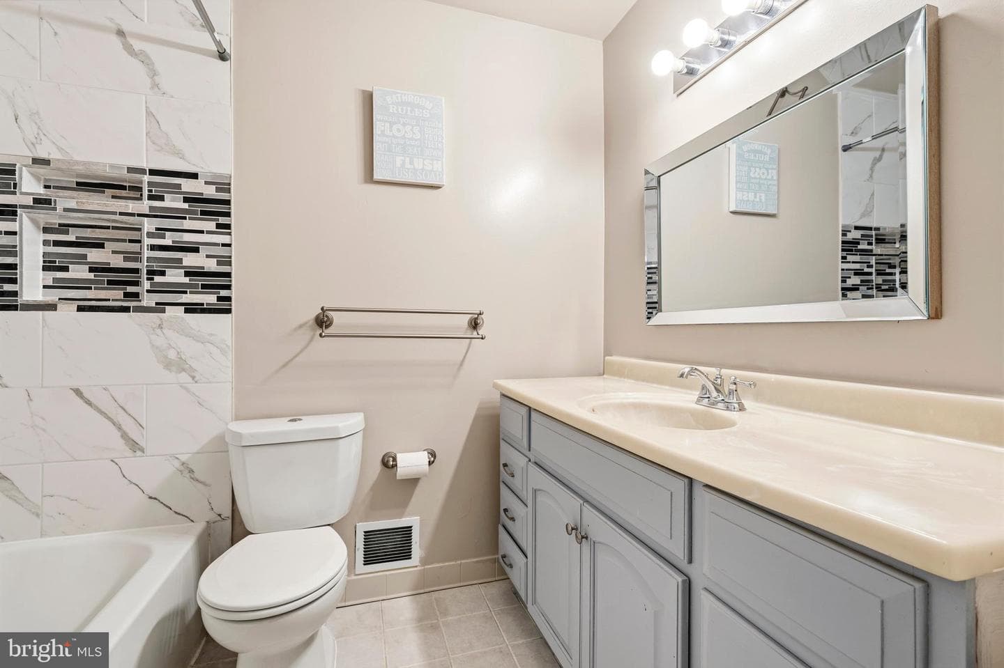 9104 Drake Place photo 35