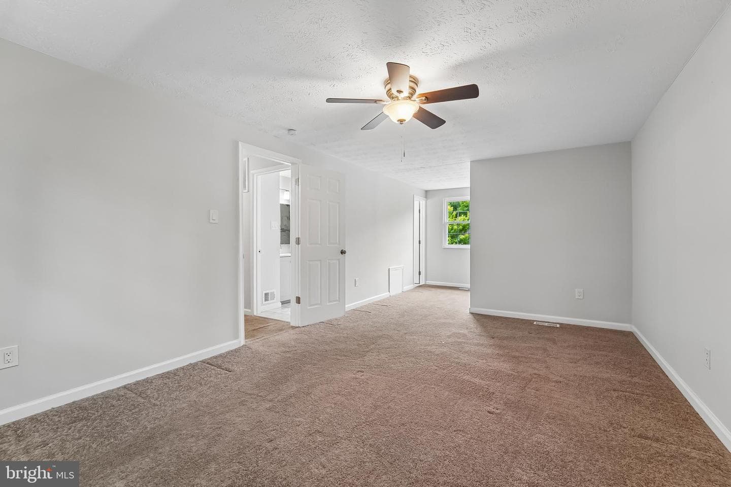 14026 Briarwood Dr photo 4