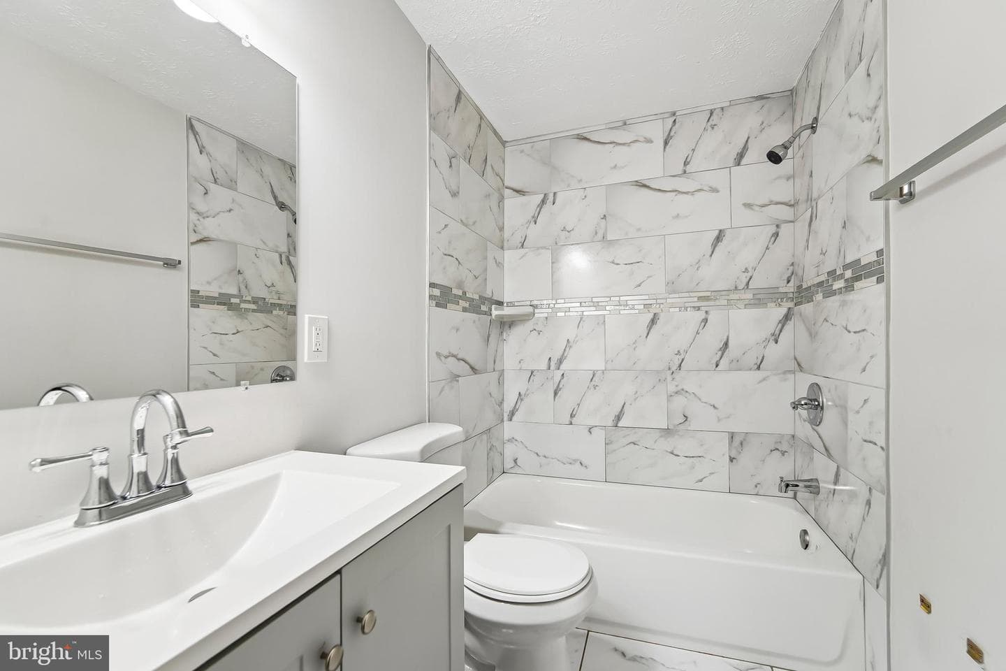 14026 Briarwood Dr photo 5