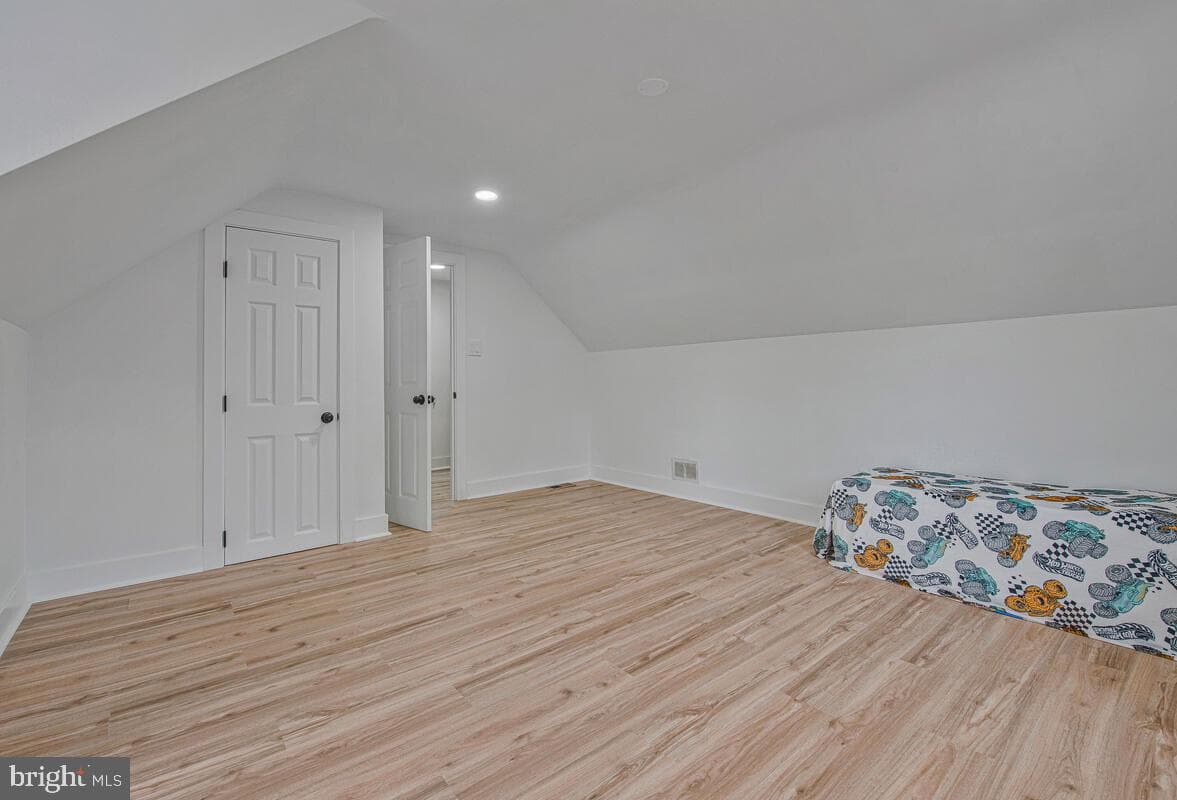 6508 Foster Street photo 24